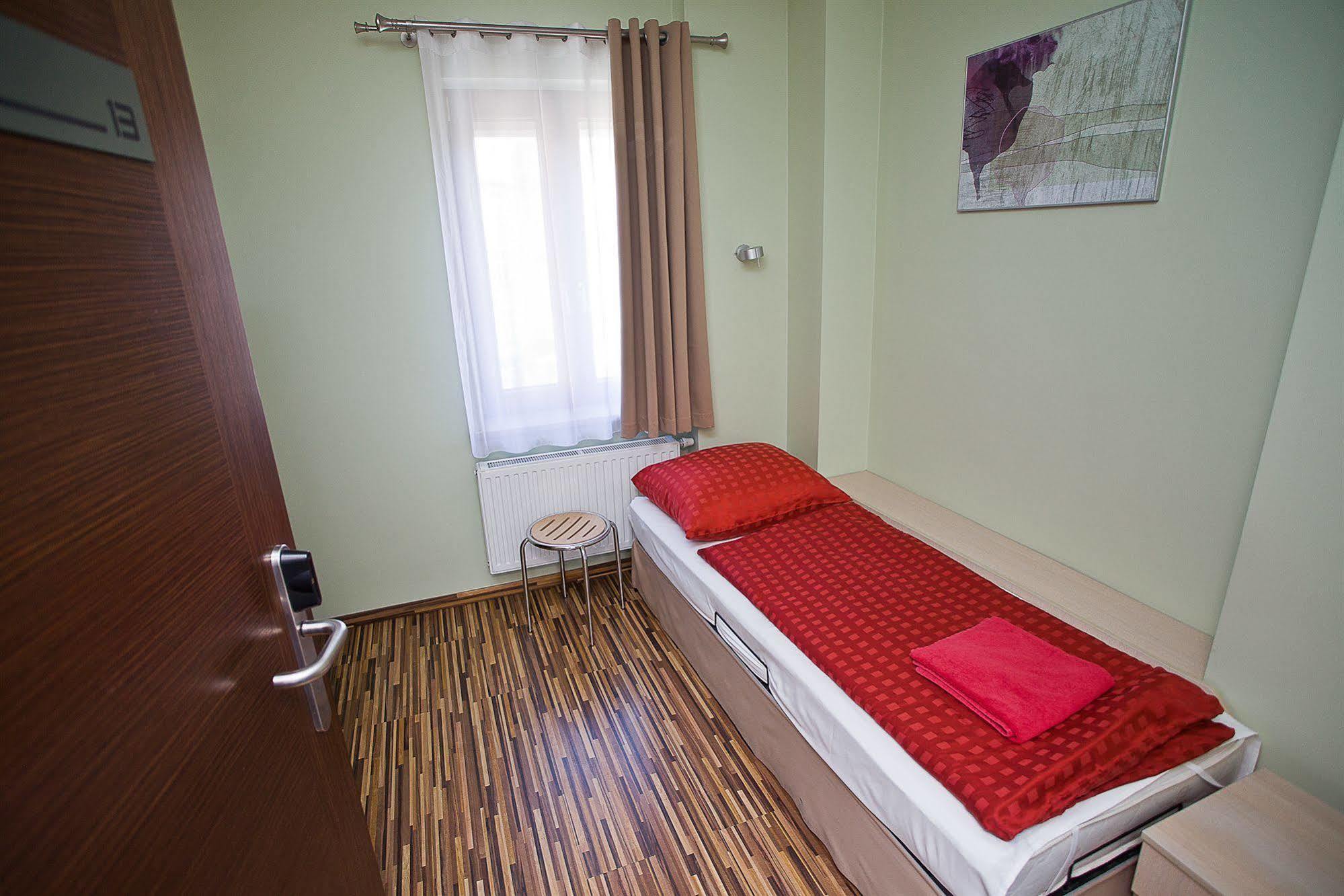 Akira Bed&Breakfast Wroclaw Dış mekan fotoğraf