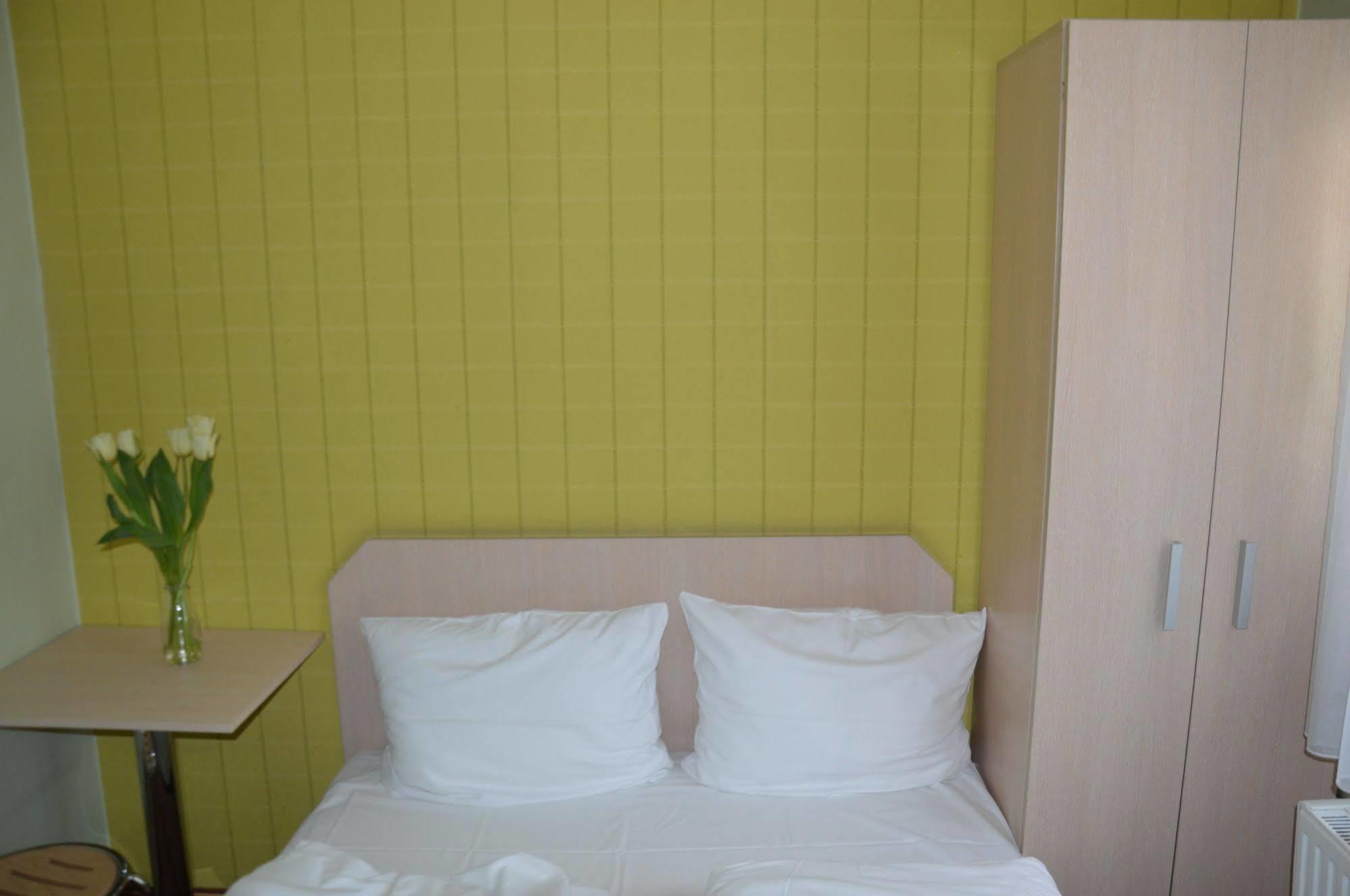 Akira Bed&Breakfast Wroclaw Dış mekan fotoğraf